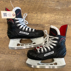 Junior Bauer Vapor X250 Hockey Skates Regular Width Size 2 (Used)