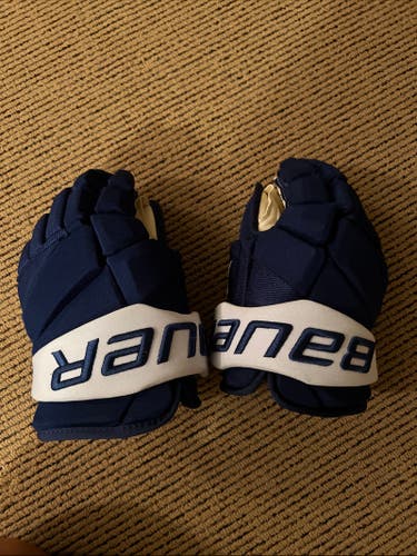 New Bauer Vapor Hyperlite Gloves 13" Max Domi