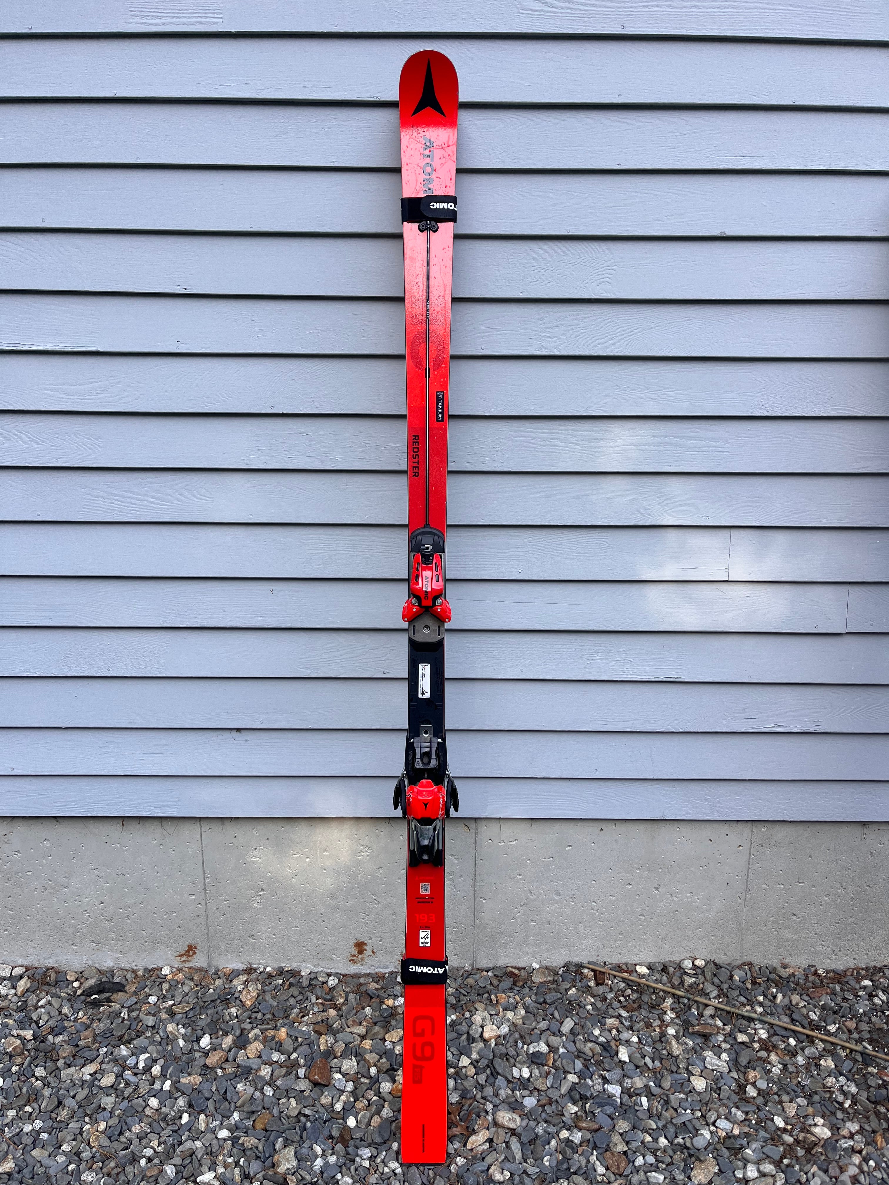 Used 2023 Atomic 165 cm FIS Slalom Skis With Bindings Max