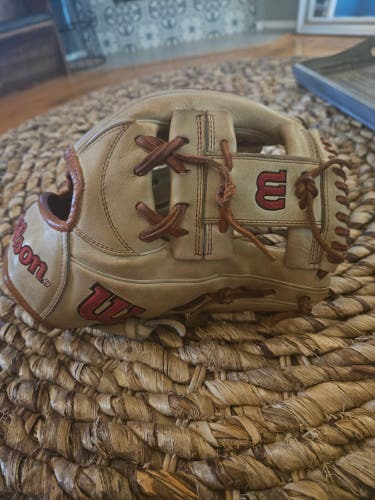 Wilson RH Infield A2000 1787 Baseball Glove 11.75" (Used)