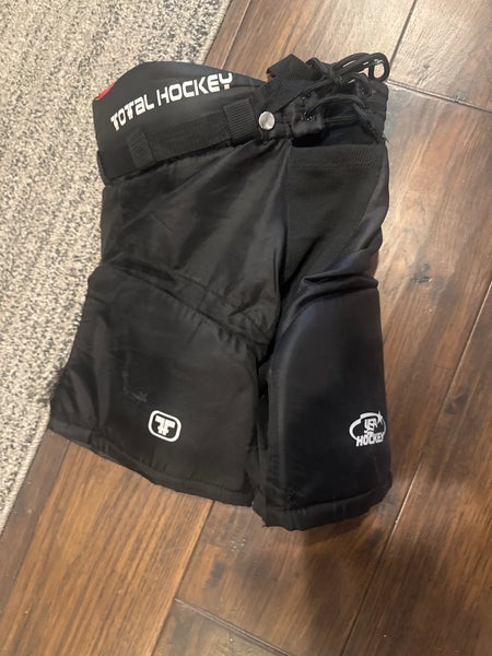 Youth Medium Hockey Pants (Used)