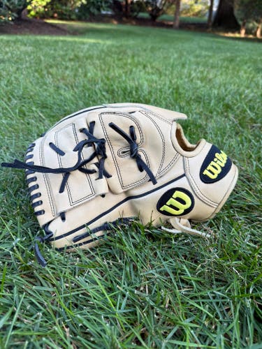 Pro Issue Wilson A2000 LH Pitcher's Baseball Glove 12" (Used)