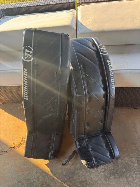 36" Warrior Ritual G4 Goalie Leg Pads (Used)