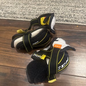 Youth Large CCM Super Tacks AS1 Elbow Pads (Used)