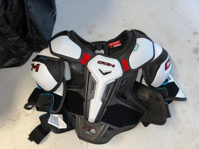 Men's Large Senior CCM Jetspeed FT6 Pro Shoulder Pads (Used)