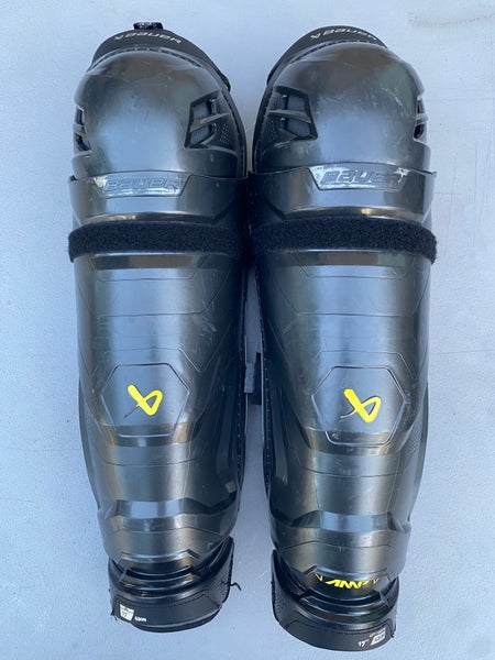 Senior Bauer Mach Hockey Shin Pads 17" (Used)