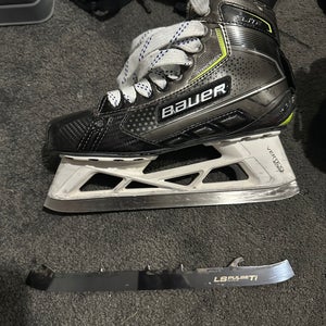 Bauer Elite Hockey Goalie Skates 6.5 (Used)