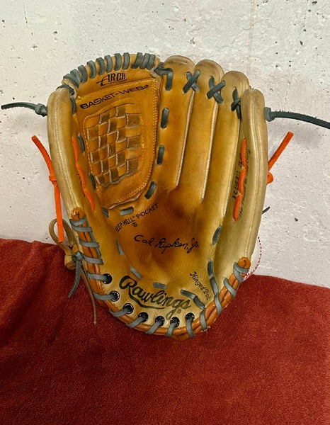 Rawlings Cal Ripken Jr RSE 36 glove.  RHT 12.5”