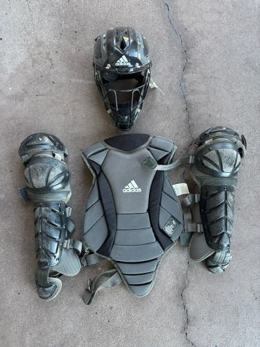 Youth Adidas Captain Catcher's Set (Ages 9-12)