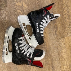 Bauer X250 Hockey Skates | Junior 2 (Regular)
