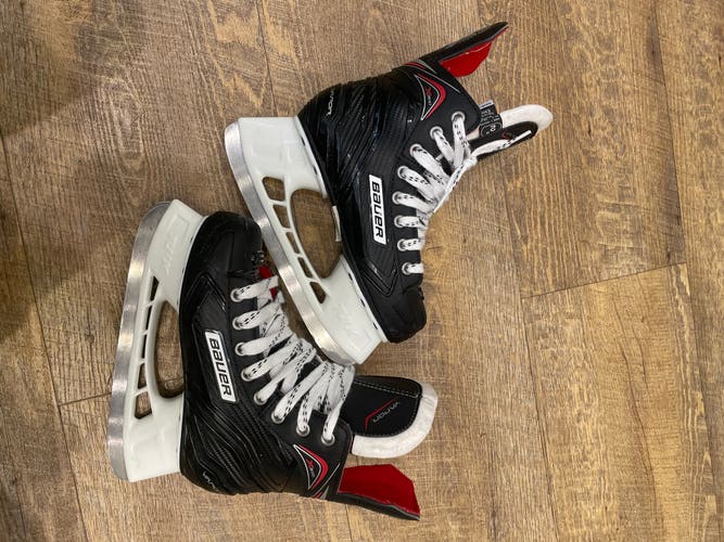 Bauer X250 Hockey Skates | Junior 2 (Regular)