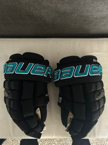 San Jose Sharks Pro Stock Bauer Nexus 1000 Gloves
