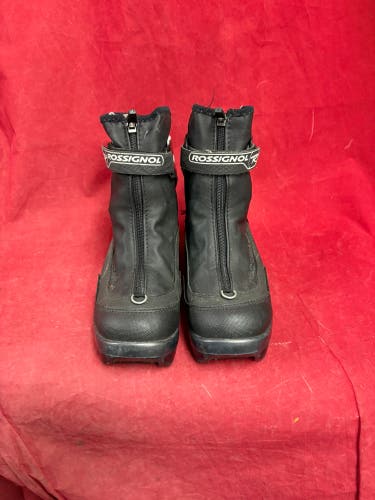 Size 6.0 Rossignol Cross Country Ski Boots (Used)