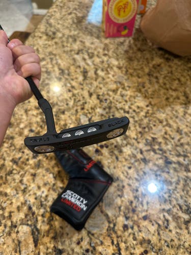 Black Scotty Cameron Blade Right Handed Putter 33" (New)