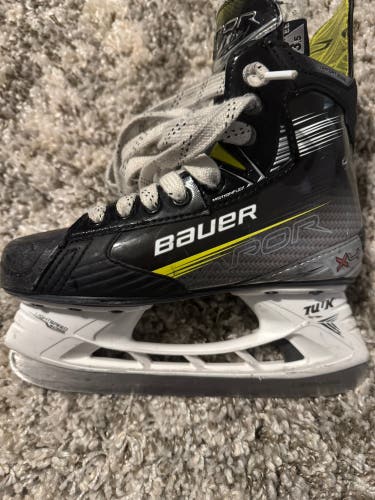 2024 Bauer Vapor X4 Hockey Skates Regular Width Size 3.5 (Used)