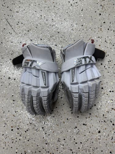 STX Surgeon RZR2 Lacrosse Gloves Large (Used)