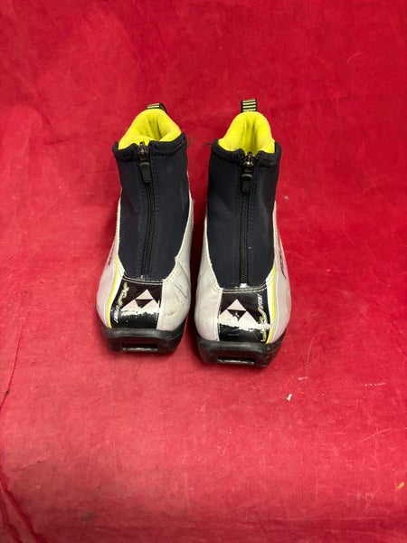 Classic Size 2.0 Fischer Cross Country Ski Boots (Used)
