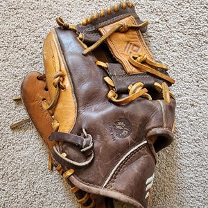 Nokona LH Infield Alpha Select S-200 Baseball Glove 11" (Used)