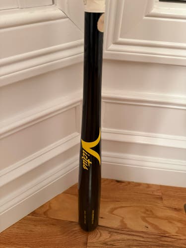 2025 Victus Bat (-3) 29 oz 32" (Used)