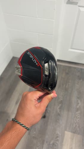 Men's 2023 TaylorMade Stealth 2 Plus Right Handed Driver Regular Flex 10.5 Loft (Used)