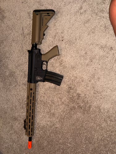 Elite force used airsoft with built in tracer