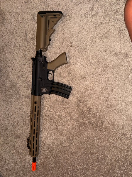 Elite force used airsoft with built in tracer