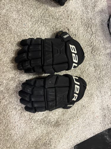 Bauer Gloves MX3
14" Pro Stock (Used)
