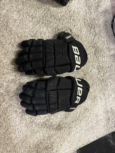 Bauer Gloves MX3
14" Pro Stock (Used)