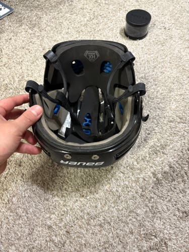 Medium Bauer Re-Akt 75 Helmet (Used)