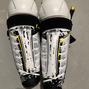 Senior CCM Tacks 9060 15" Shin Pads (Used)
