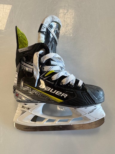 Used Bauer X4 Junior Hockey Skate Junior 01.5 11860-S000299174