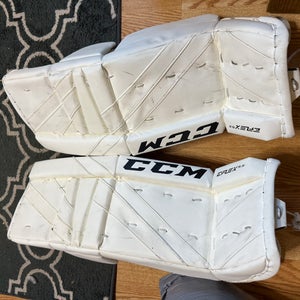 28" CCM Extreme Flex 5.5 Goalie Leg Pads (Used)