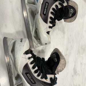 Bauer Reactor Hockey Skates Regular Width Size 1.5 (Used)