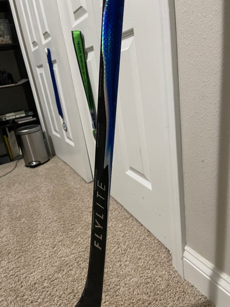 Intermediate Bauer Vapor FlyLite Right Handed Hockey Stick P88 (New) Custom