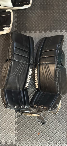 30" 2023 Vaughn V9 Goalie Leg Pads (Used)