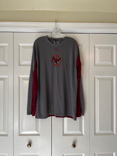 Men's XL Under Armour Boston College Eagles loose fit, HeatGear long sleeve shirt