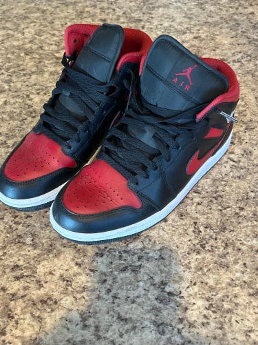 Men's Size M 8.5 (W 9.5) Air Jordan Shoes (Used)