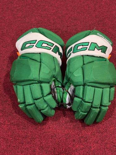 CCM HGPJSPP Gloves 14" Pro Stock item#14GG