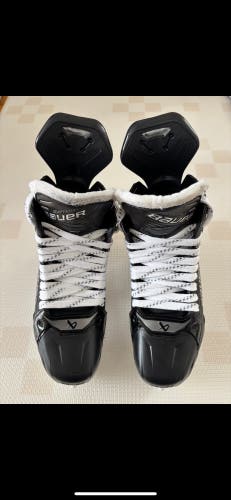 2024 Bauer Supreme Shadow Hockey Skates Regular Width 10 (Used)