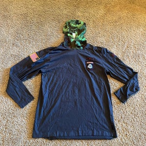 *Rare Ohio State On-Field Military Appreciation Hooded Long Sleeve Shirt (Size Large)