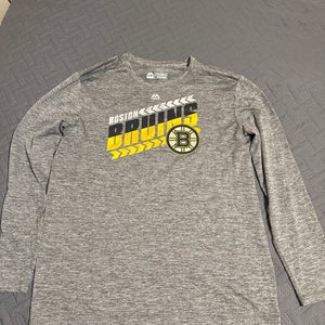 Gray Large Boston Bruins Men's Majestic Shirt (Used)