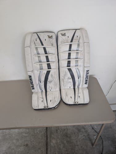 24" Vaughn Velocity V6 Goalie Leg Pads (Used)