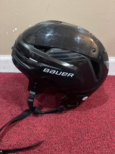 Medium Bauer Re-Akt 85 Helmet Item#TDBMH