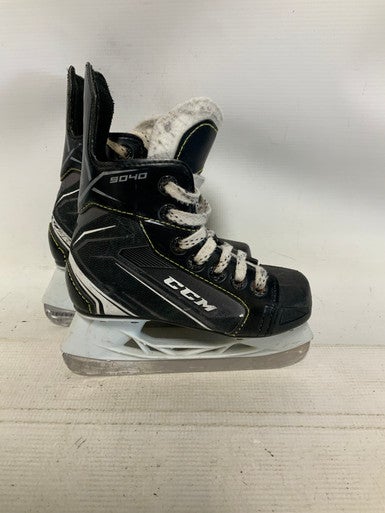 Used CCM TACKS 9040 Youth Hockey Skate Youth 10.0 11823-S000034842