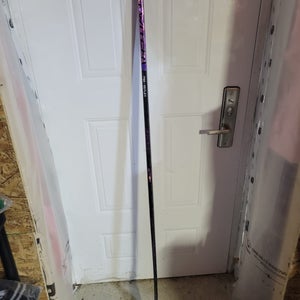 Intermediate Bauer Twitch Right Handed Hockey Stick P92 (New)