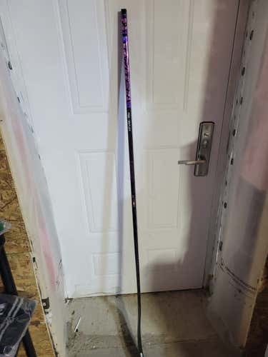Intermediate Bauer Twitch Right Handed Hockey Stick P92 (New)