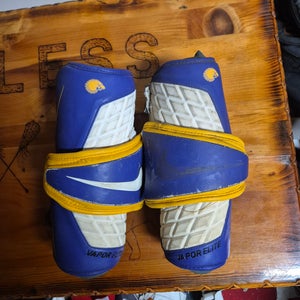U19 iroquois elbow pads