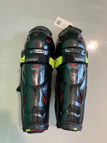 Junior Bauer Vapor 3X Shin Pads 12" (Used)