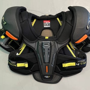 Medium Junior CCM Tacks AS-V Pro Shoulder Pads (Used)