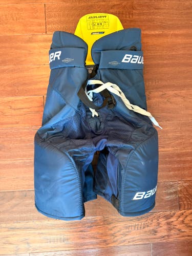Senior Medium Bauer Supreme S29 Hockey Pants (Used)